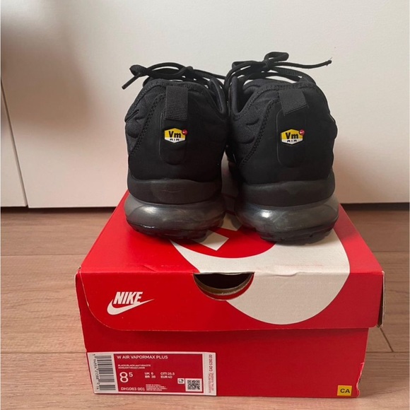 8.5 WOMENS VAPOURMAX PLUS SE - Picture 3 of 3